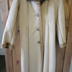 Jones New York Cream Fully Lined Faux Fur-Trimmed Trench Coat